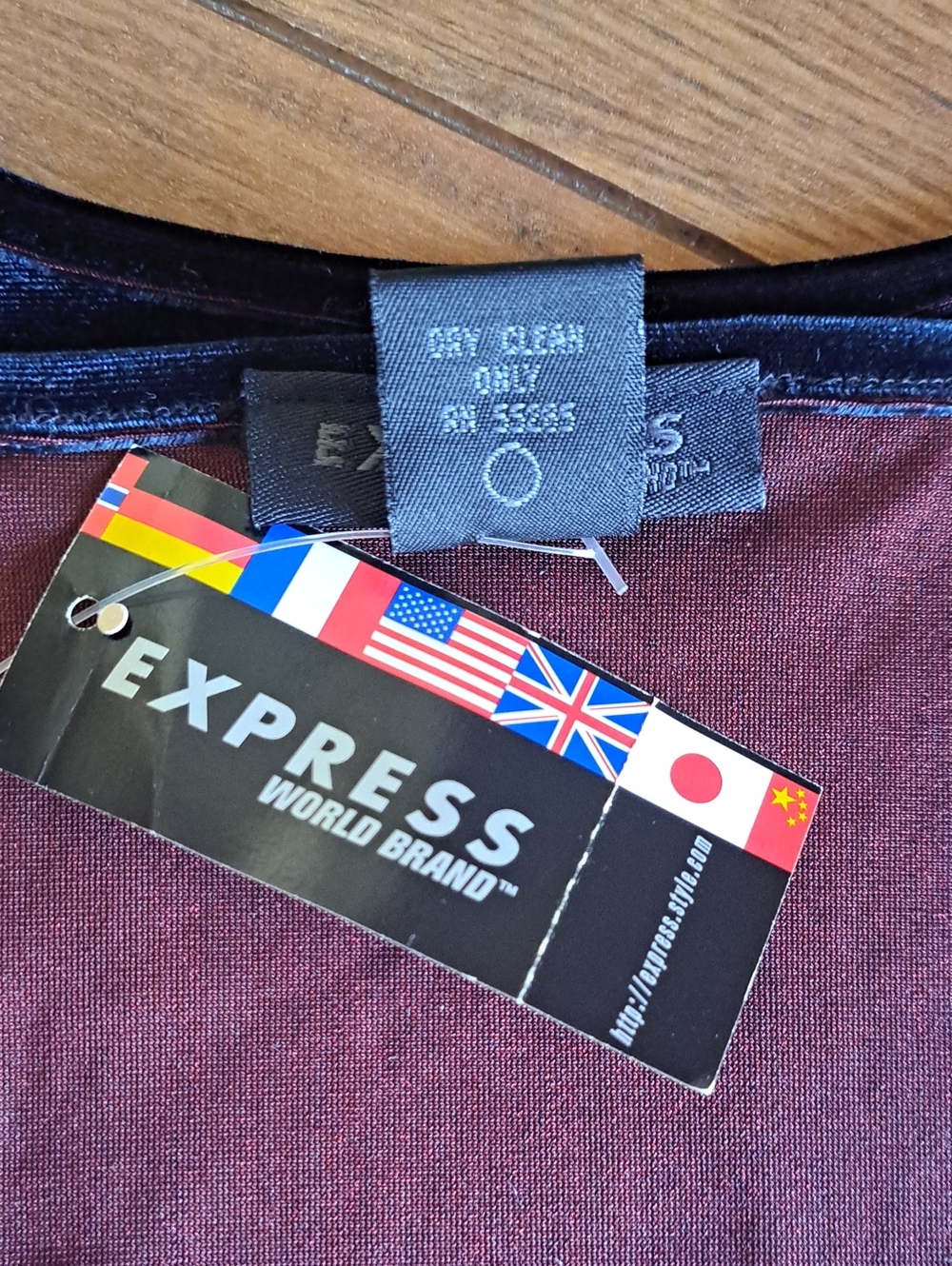 Express World Brand Velvet Cami Top Small Black Burgundy Y2K - Picture 9 of 9
